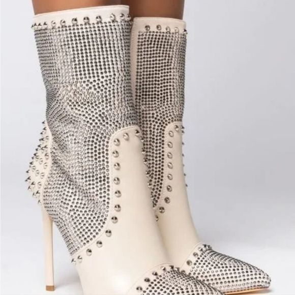 AZALEA WANG EMBROIDERY STILETTO HEEL BOOTIE - Picture 2 of 7